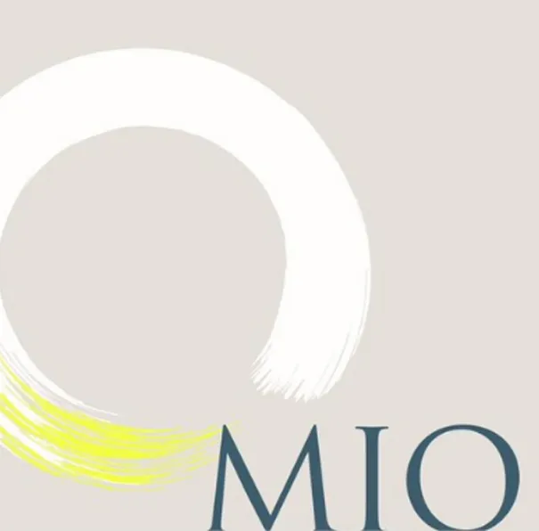 Website pricing page with two plans: Starter Plan at $499/month and Premium Plan at $699/month, showing features and a toggle for Monthly and Yearly billing.